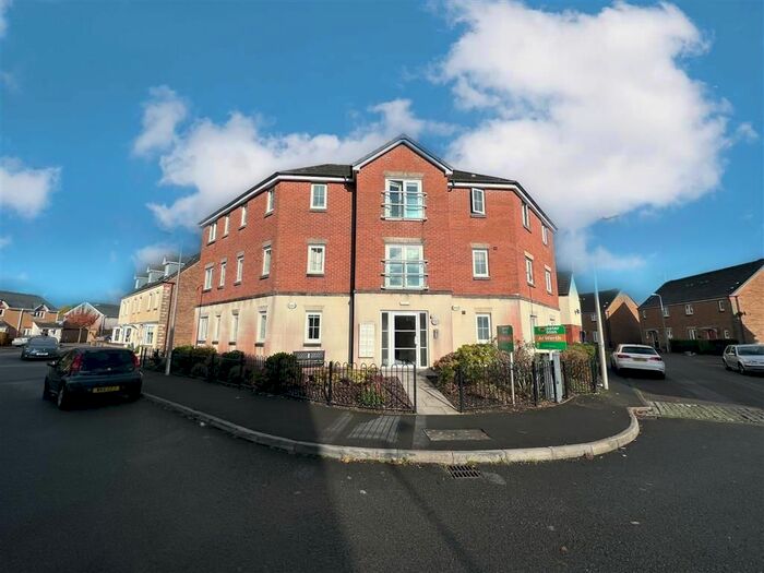 2 Bedroom Flat To Rent In Six Mills Avenue, Gorseinon, Swansea, SA4