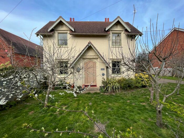 4 Bedroom Detached House For Sale In George Street, Hintlesham, Ipswich, IP8