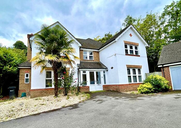 4 Bedroom Detached House To Rent In Quarry Gardens, Leatherhead, KT22