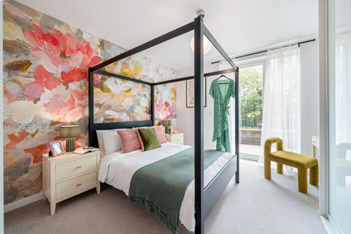 2 Bedroom Apartment For Sale In Northwick Parkside, Harrow, HA1