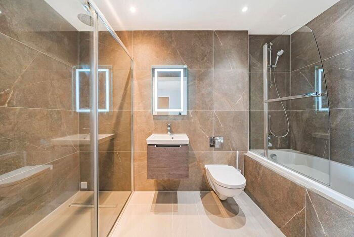 2 Bedroom Flat For Sale In Court Lane, Oaks View Court Lane, KT19
