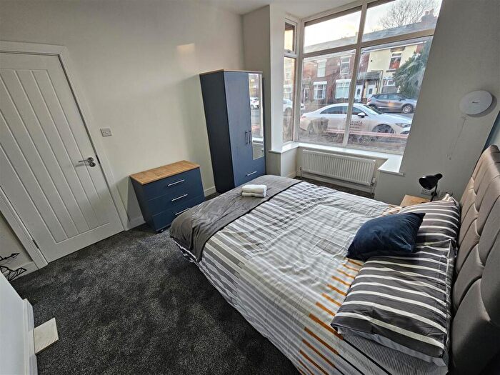 4 Bedroom End Of Terrace House To Rent In Bury Road, Bolton, BL2