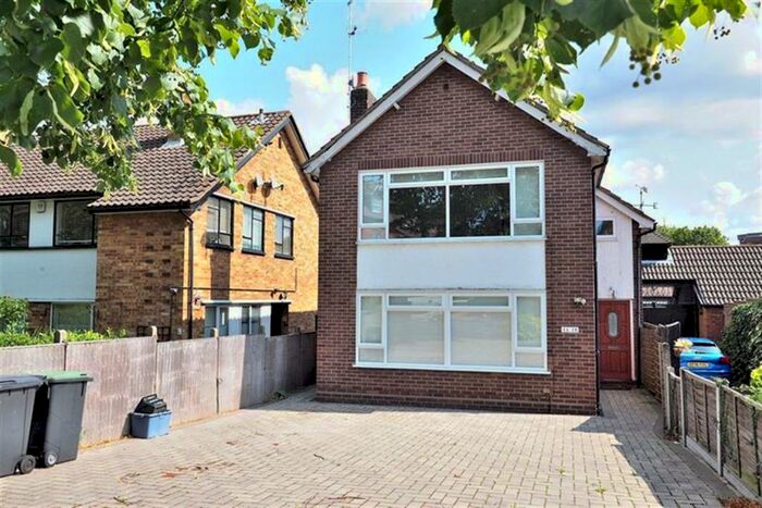 1 Bedroom Apartment To Rent In Connaught Avenue, Loughton, IG10