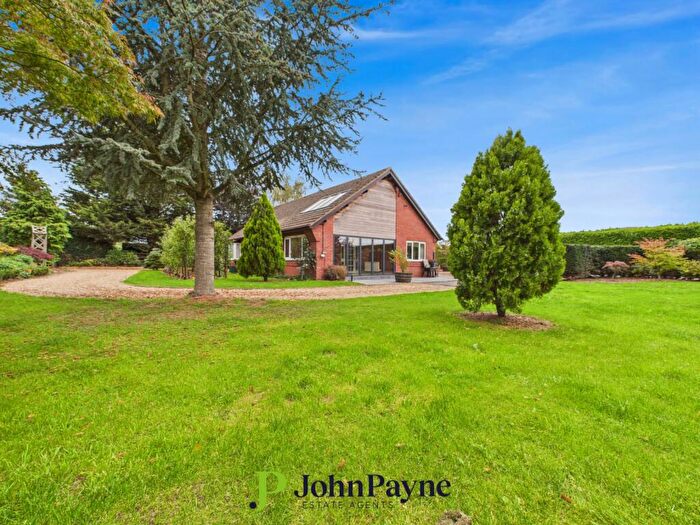 3 Bedroom Bungalow To Rent In Stoneleigh Road, Baginton, Warwickshire, CV8
