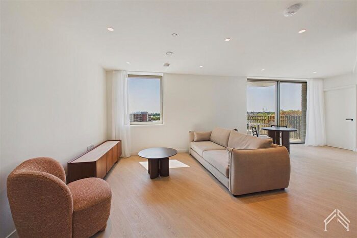 2 Bedroom Flat To Rent In Ferry Island, Heart Of Hale Lane, London, N17