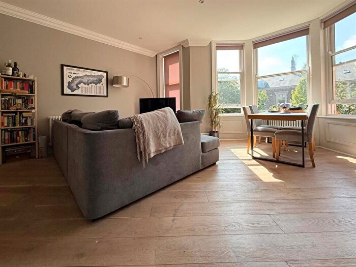 2 Bedroom Apartment To Rent In West Avenue, Gosforth, Newcastle Upon Tyne, NE3