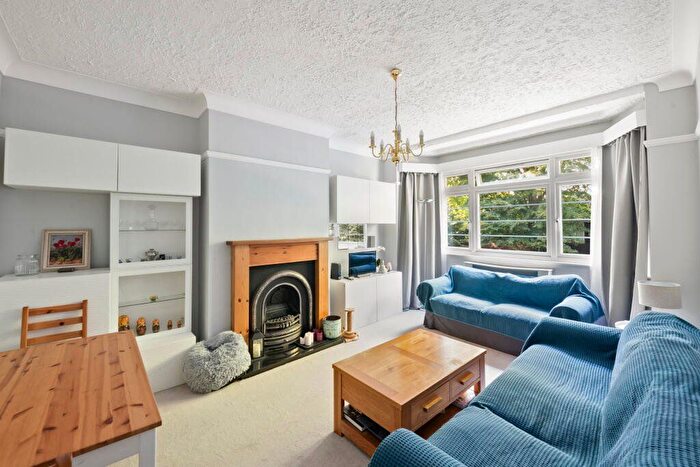 2 Bedroom Flat To Rent In Churchdale Court, Harvard Road, W4