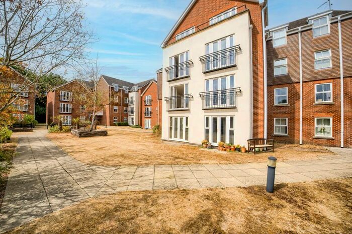 2 Bedroom Apartment To Rent In Birch Meadow Close, Warwick, Warwickshire, CV34
