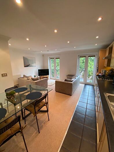 2 Bedroom Apartment To Rent In Hallamgate Road, Sheffield, S10