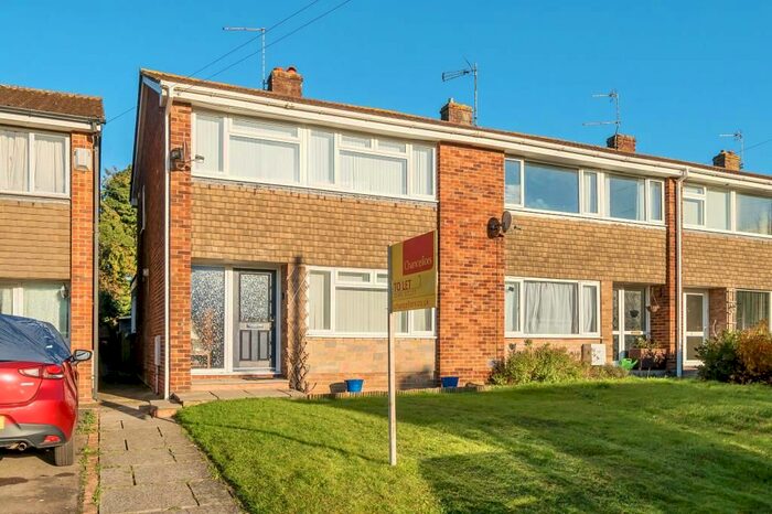 3 Bedroom Semi-Detached House To Rent In Farm Close, Chalgrove, OX44