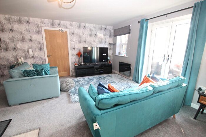 2 Bedroom Apartment To Rent In Mill Bank Close, Todmorden, OL14