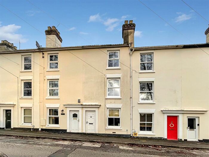 3 Bedroom Terraced House For Sale In College Street, Salisbury, SP1