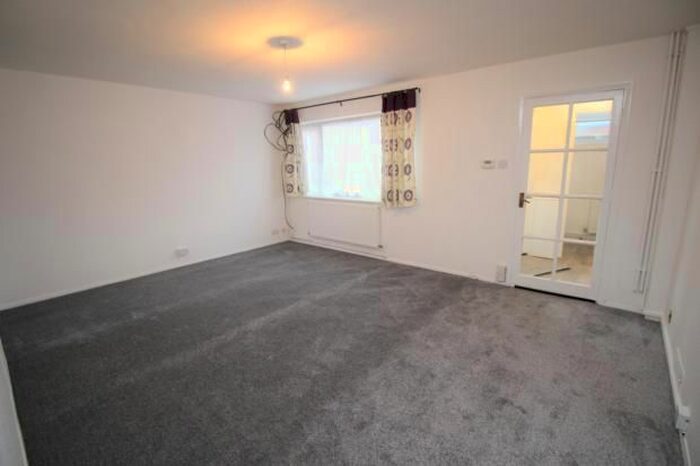 3 Bedroom Terraced House To Rent In Hampton Close, Wilstead, Beds MK45
