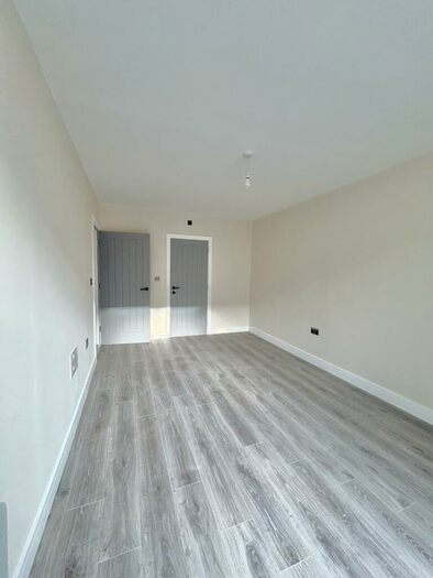 2 Bedroom Flat To Rent In Warstone Lane, Birmingham, West Midlands, B18