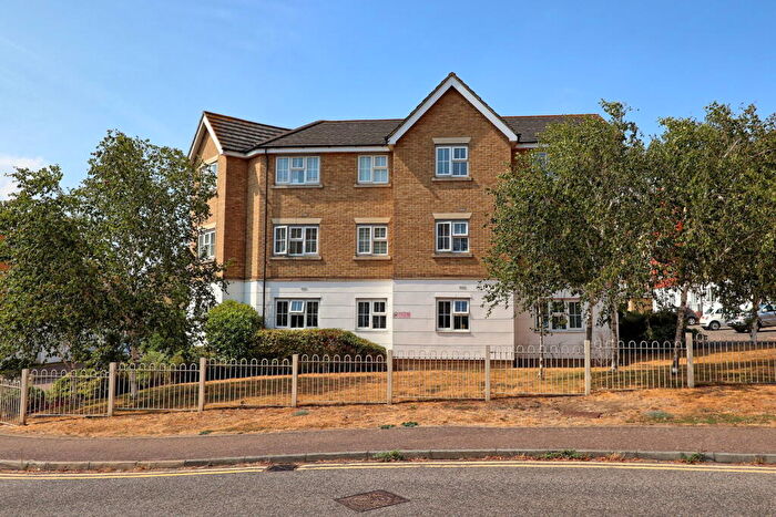 2 Bedroom Flat For Sale In Kendal, Purfleet-on-Thames, Thurrock, RM19