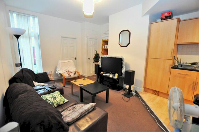3 Bedroom Flat To Rent In Starbeck Avenue, Sandyford, Newcastle Upon Tyne, NE2