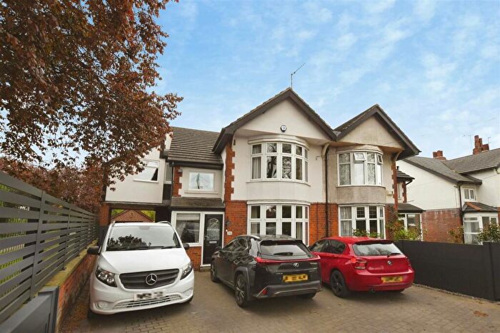 5 Bedroom Semi-Detached House For Sale In Cottingham Road, Hull, HU6