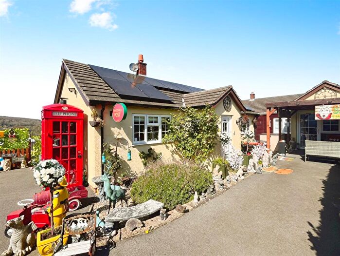 4 Bedroom Detached Bungalow For Sale In Parc Y Llan, Llanfair Dyffryn Clwyd, LL15