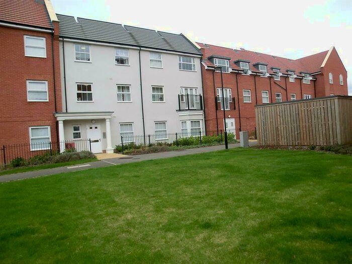 2 Bedroom Flat To Rent In Ashville Way, Wokingham, RG41