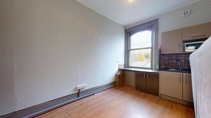 Studio To Rent In Belsize Avenue, London, NW3