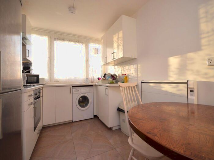 3 Bedroom Flat To Rent In Willingham Way, Norbiton, Kingston Upon Thames, KT1