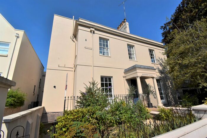 2 Bedroom Flat To Rent In Beauchamp Hill, Leamington Spa, Warwickshire, CV32