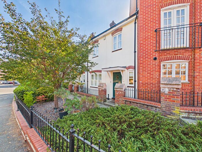 3 Bedroom Terraced House For Sale In Malthouse Way, Marlow, Buckinghamshire, SL7