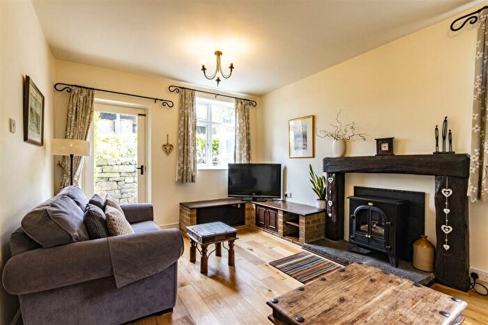 3 Bedroom Cottage For Sale In Quarry Lane, Alton, Chesterfield, S42