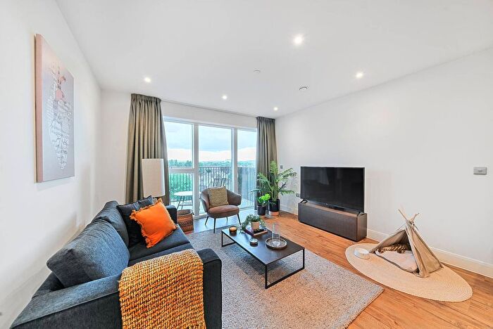 3 Bedroom Flat To Rent In Uncle Colindale, Colindale, London, NW9