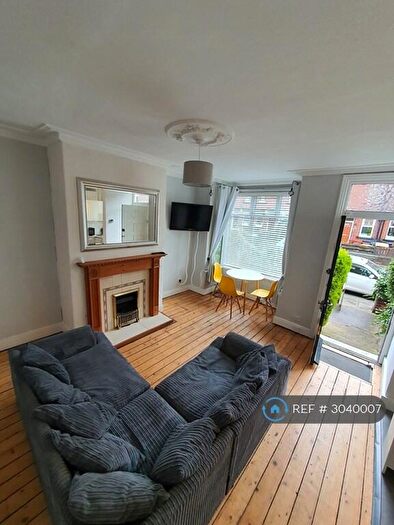 3 Bedroom Terraced House To Rent In Trelawn Place, Leeds, LS6