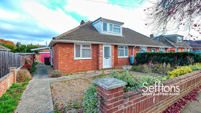 3 Bedroom Semi-Detached Bungalow For Sale In Moore Avenue, Norwich, Norfolk, NR6