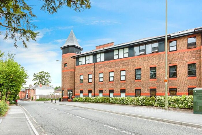 2 Bedroom Flat To Rent In Chailey Court, Winchester Road, Basingstoke, RG21