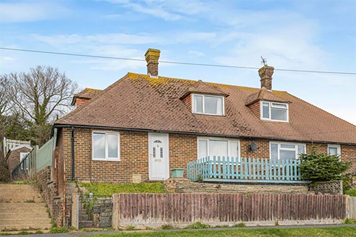 3 Bedroom Chalet For Sale In Northdown Road, Newhaven, BN9