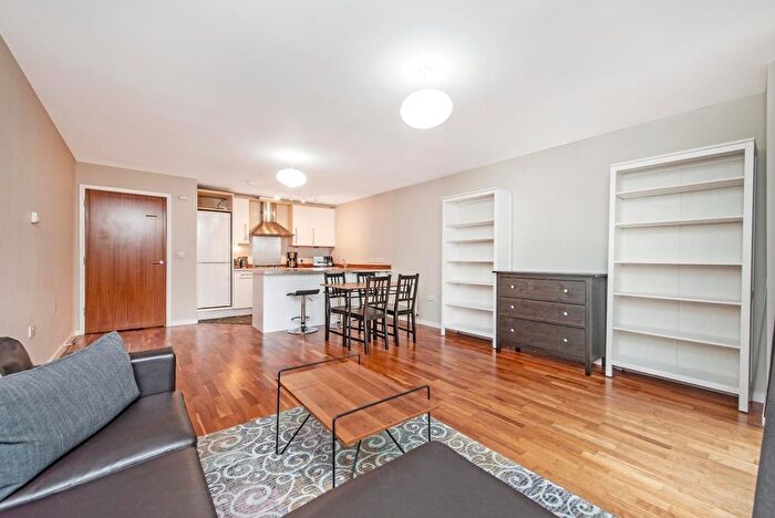 2 Bedroom Property To Rent In Quaker Steet, Shoreditch, E1