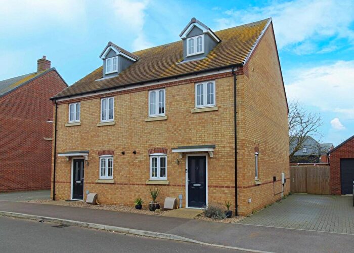 3 Bedroom Semi Detached House For Sale In Goodship Lane, Potton, SG19