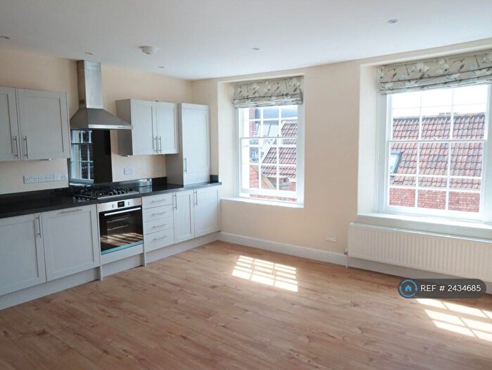 1 Bedroom Flat To Rent In St. Michaels Hill, Bristol, BS2