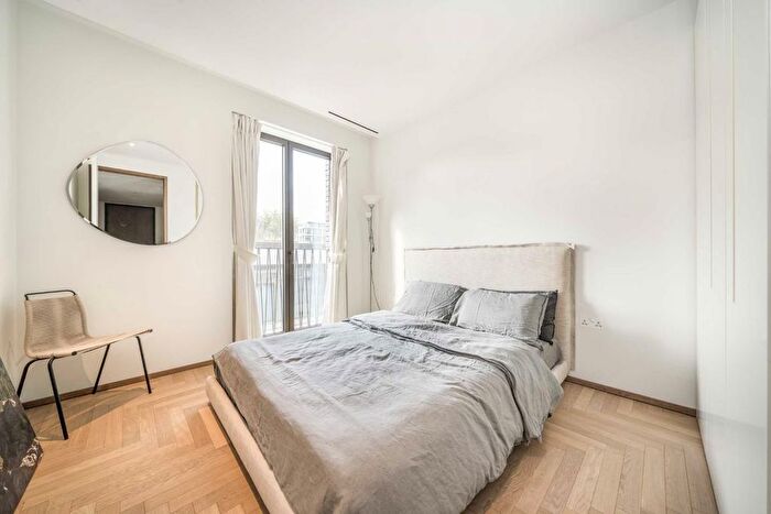 3 Bedroom Flat To Rent In Lewis Cubitt Walk, London, N1C