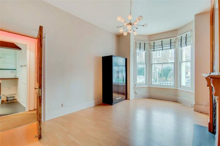 1 Bedroom Apartment To Rent In Auckland Hill, West Norwood, SE27