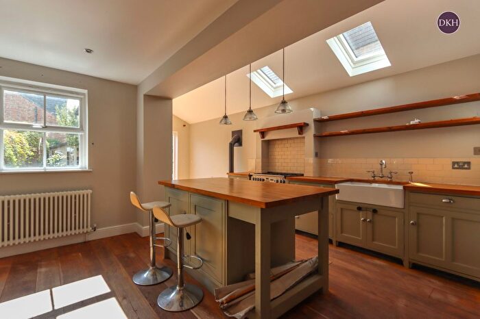 3 Bedroom End Of Terrace House For Sale In Church Lane, Kings Langley, Hertfordshire, WD4