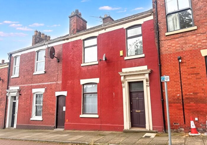 6 Bedroom Terraced House For Sale In Christian Road, Preston, Lancashire, PR1