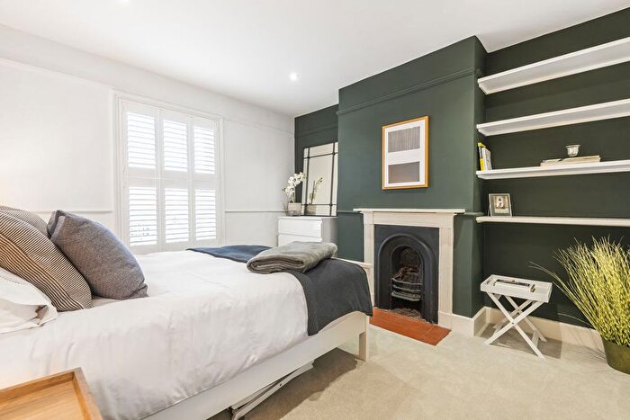 1 Bedroom Flat To Rent In Quarry Street, Guildford, GU1