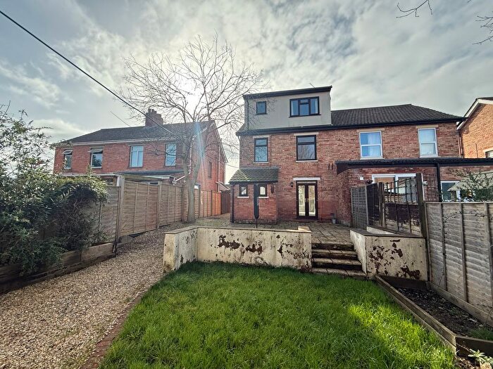 4 Bedroom Semi Detached House To Rent In Priory Bridge Road, Taunton, TA1