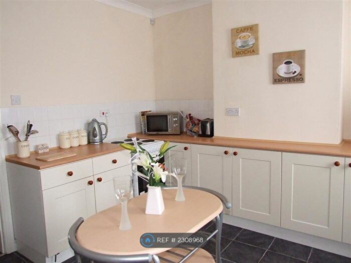 1 Bedroom Flat To Rent In Station Road, Shirebrook, Mansfield, NG20