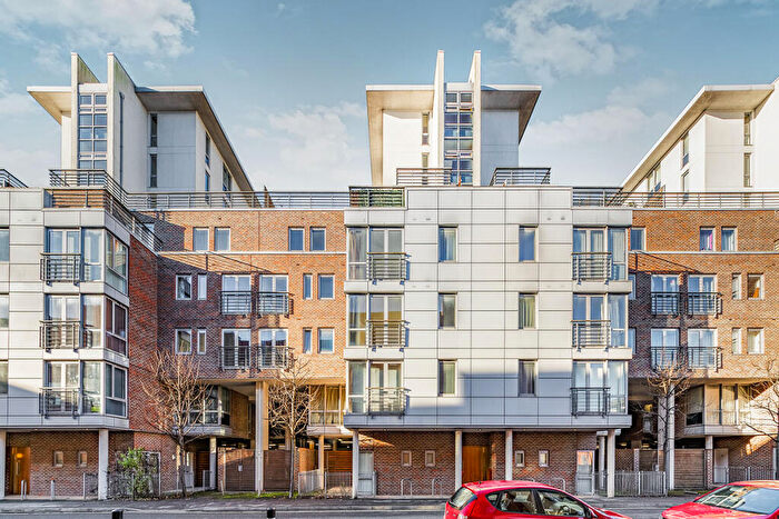 2 Bedroom Flat To Rent In Cross Street, Portsmouth, PO1