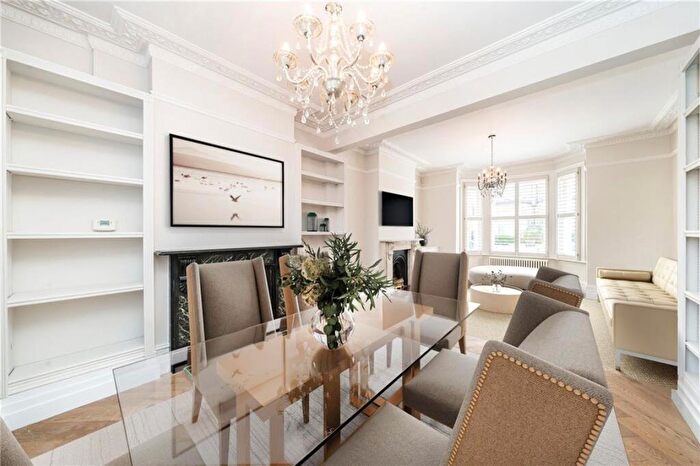 5 Bedroom Terraced House To Rent In Belleville Road, Between The Commons, SW11