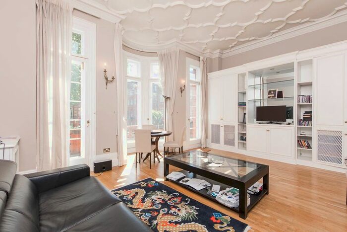 1 Bedroom Flat To Rent In Lower Sloane Street, London, SW1W