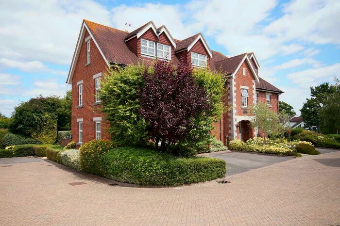1 Bedroom Flat To Rent In Goring Court, Bramber Road, Steyning, West Sussex, BN44