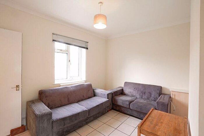 5 Bedroom Semi-Detached House To Rent In Colbourne Avenue, Brighton, BN2