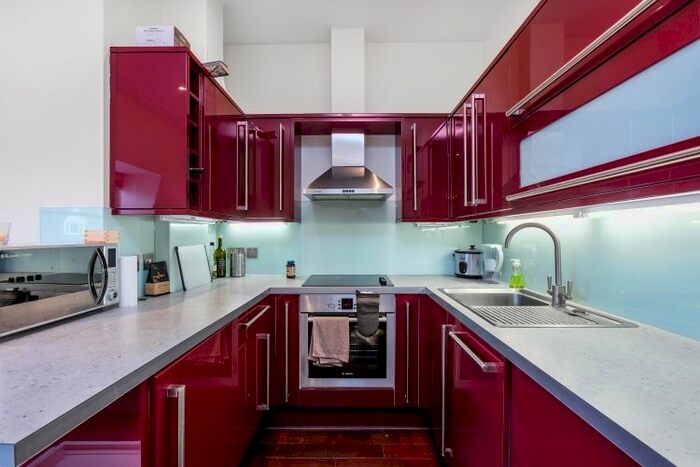 1 Bedroom Flat To Rent In Campden Hill Gardens, London, W8