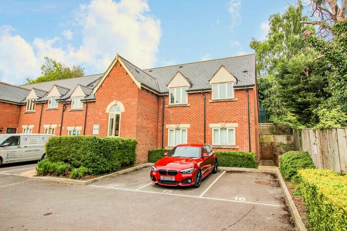 2 Bedroom Apartment To Rent In Kingshill Road, Old Town, Swindon, SN1